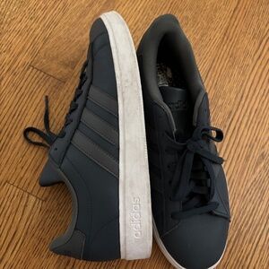 Adidas sneakers - Very good condition - navy.